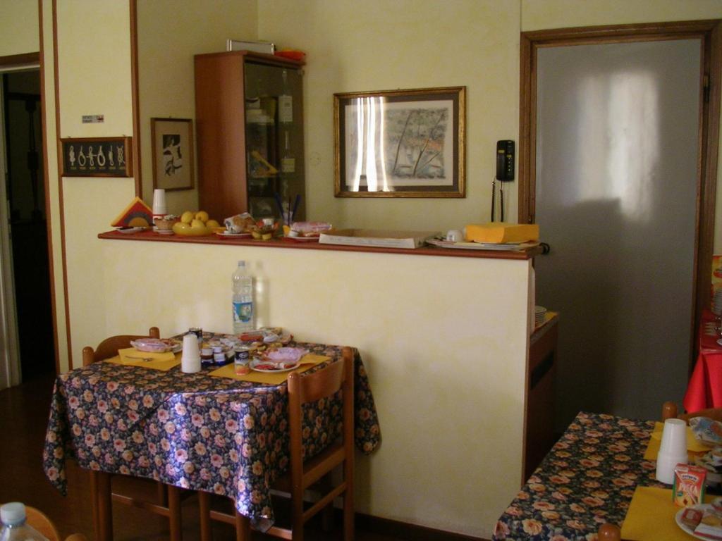 Albergo Cristallo Legnano Exterior photo