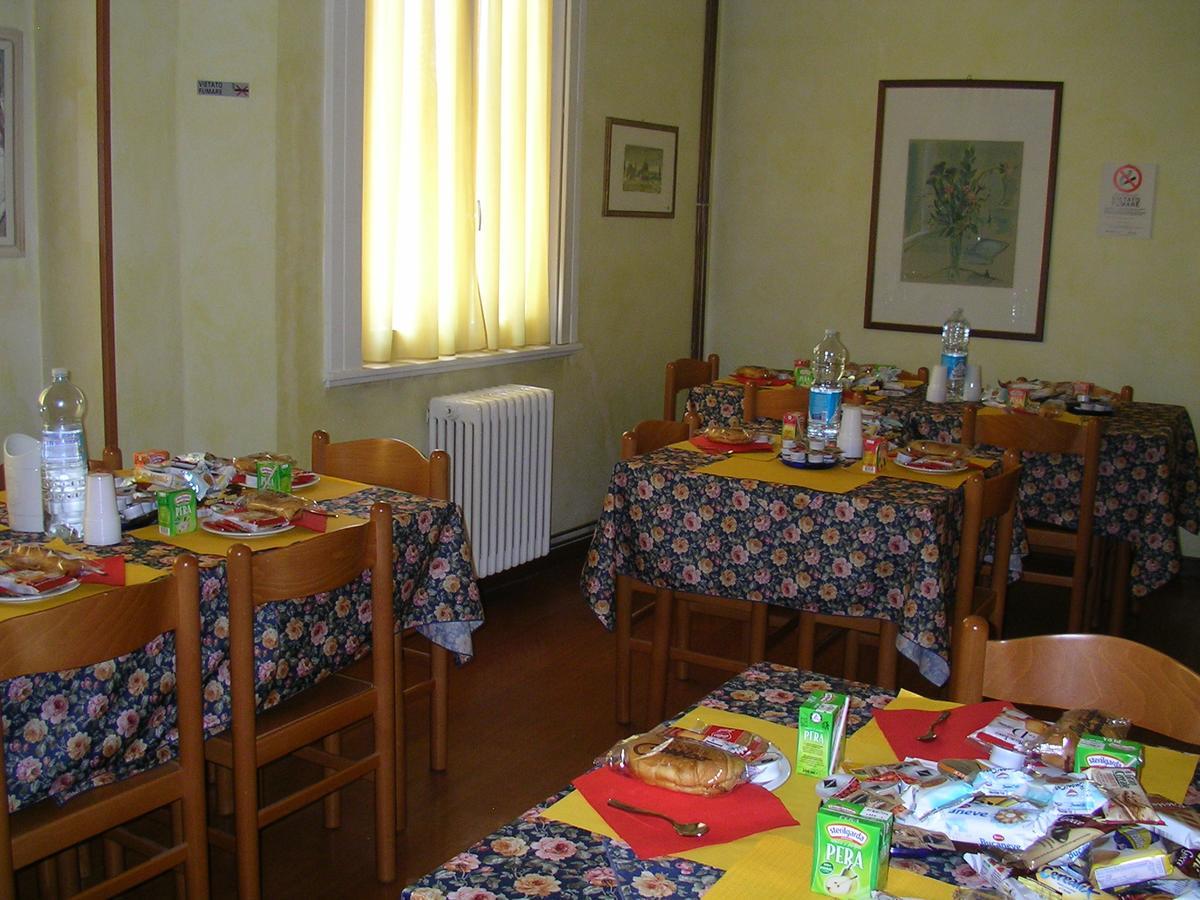 Albergo Cristallo Legnano Exterior photo